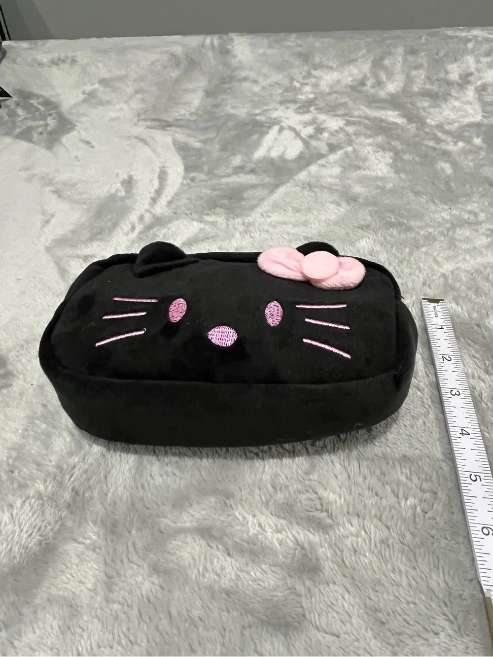 🖤🎀 Adorable Black Hello Kitty Plush Cosmetic Pouch – Pink Bow & Cute Lining